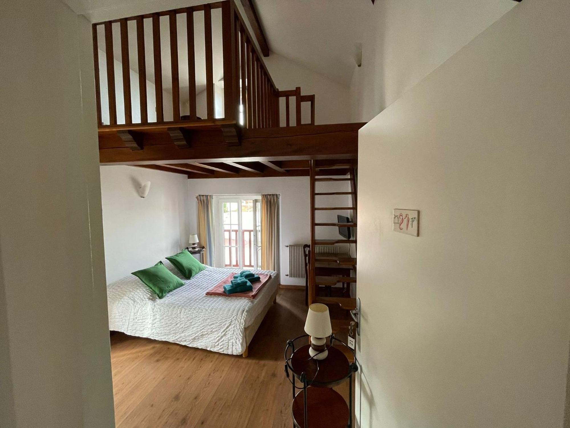 Auberge Tante Ursule Cambo-les-Bains Exteriör bild
