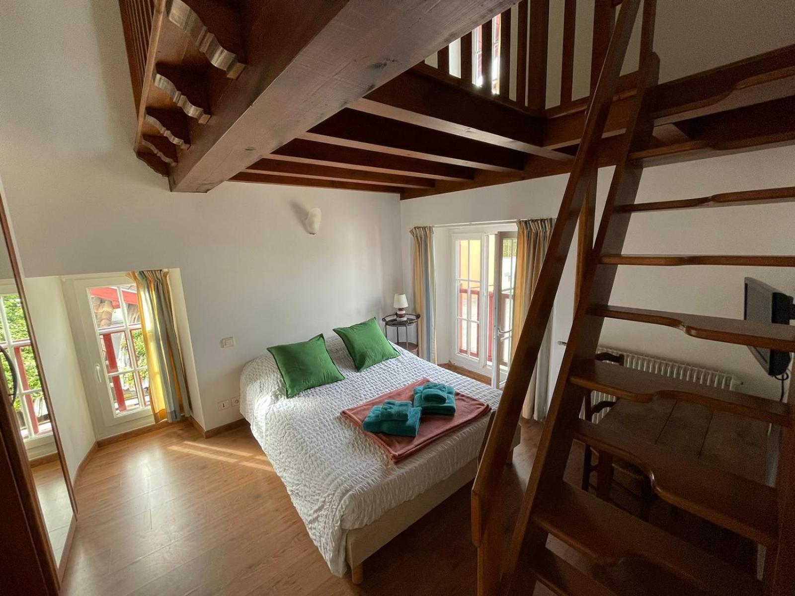 Auberge Tante Ursule Cambo-les-Bains Exteriör bild